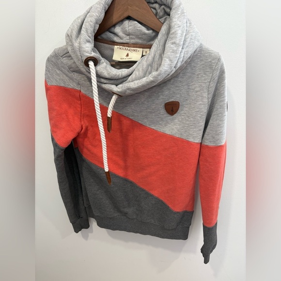 Like new- WANAKOME SELENE HOODIE - Small - Picture 3 of 6